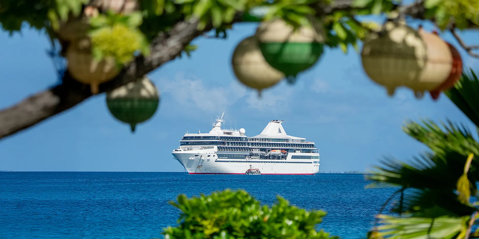Cruising French Polynesia: Tahiti, Bora Bora, and the Tuamotus – with Smithsonian Journeys 