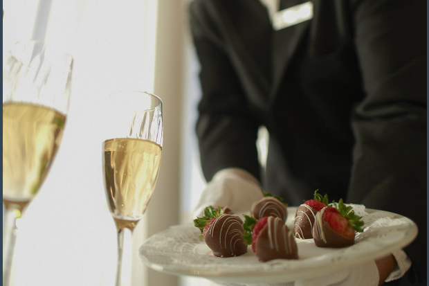 butler-champagne-strawberries_2511.jpg